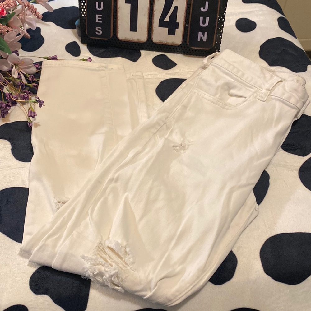 White Ripped American Eagle Jeans